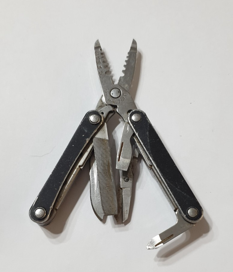 🔥 Leatherman Squirt ES4 Black Rare Retired Keychain Multitool