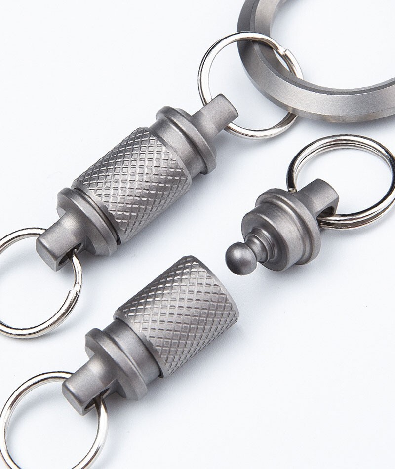 Titanium Alloy Insert Buckle Gimbal Ring Portable Double Keychain Pendant EDC