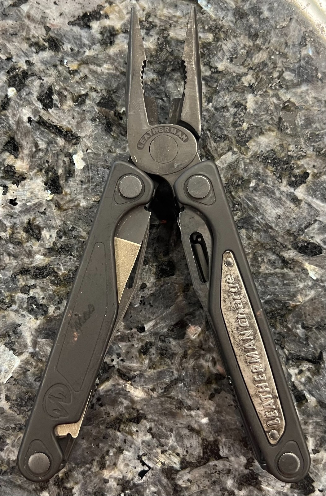 Leatherman Charge Multi-Tool w/Original Case USED – FOR SALE NOW !!