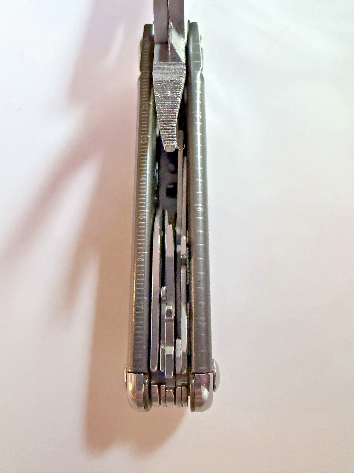 ROCKTOL Multitool 17-in-1 Multi-Tool Pliers, Screwdriver, Scissors, Pocket Knife