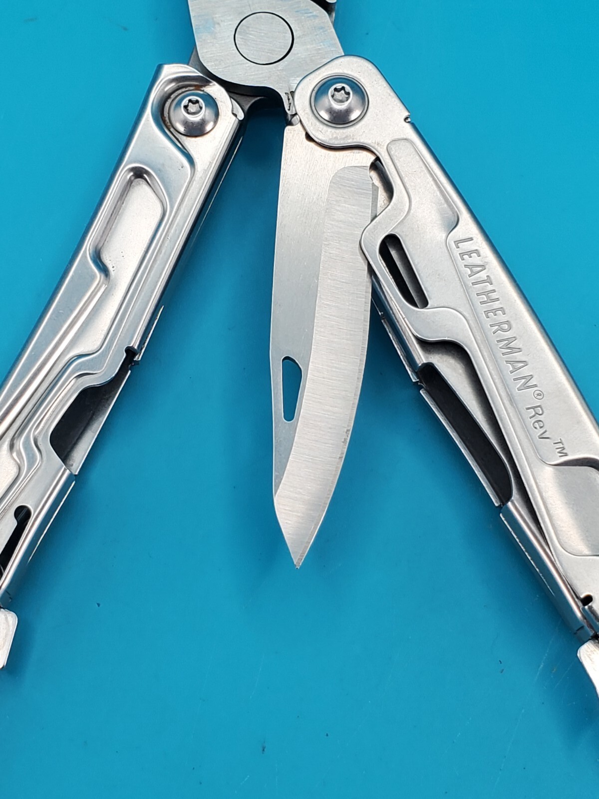 Leatherman Rev 3.8″ Multi-Tool, Stainless! NICE!