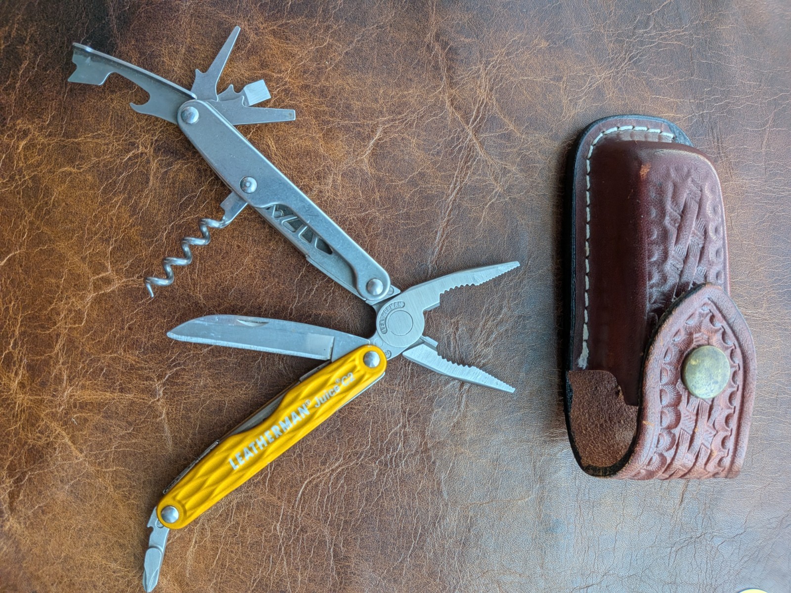 Retired Leatherman Juice C2 Multi-Tool Yellow Shell Laser Etched w/ Leather Case
