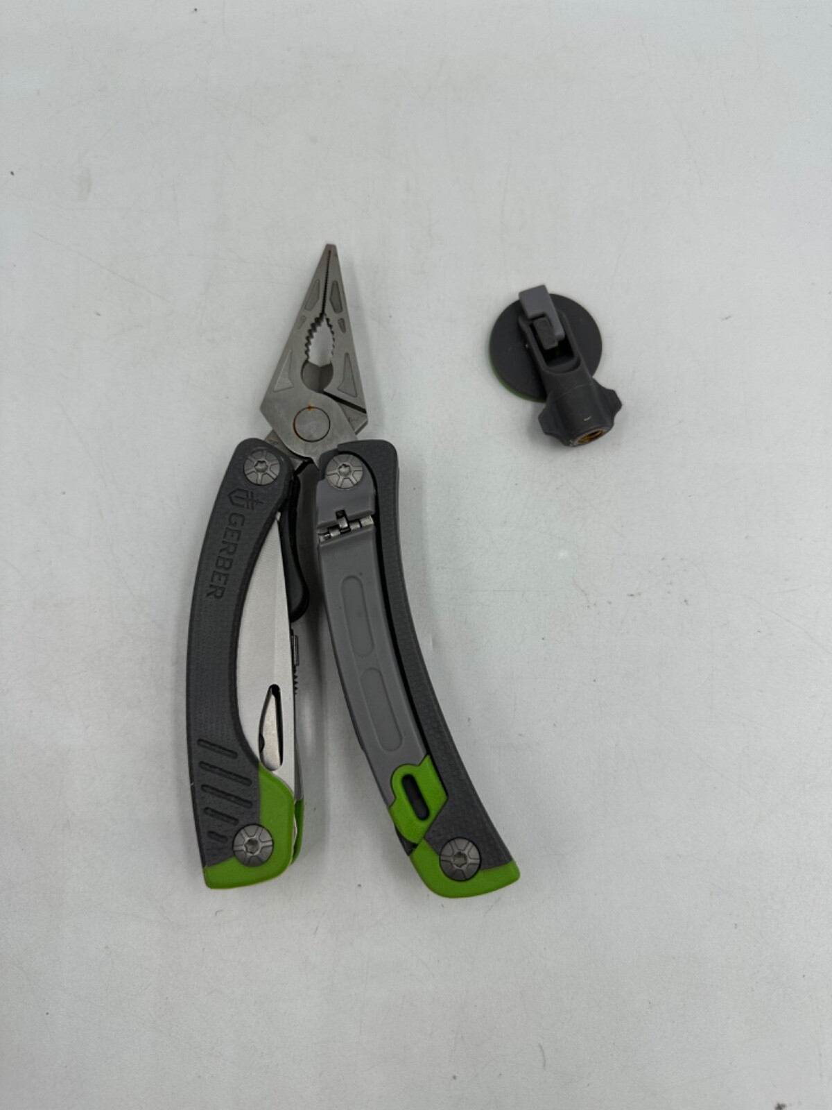 Gerber Multi-Tool Steady Bear Grylls with Tripod Smartphone Camera Mount