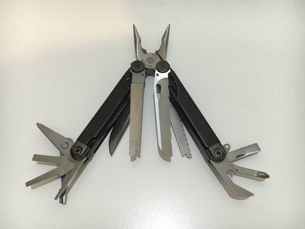 2003 Deadstock 20 YEARS LEATHERMAN ESTABLISHED Multi Tool WAVE