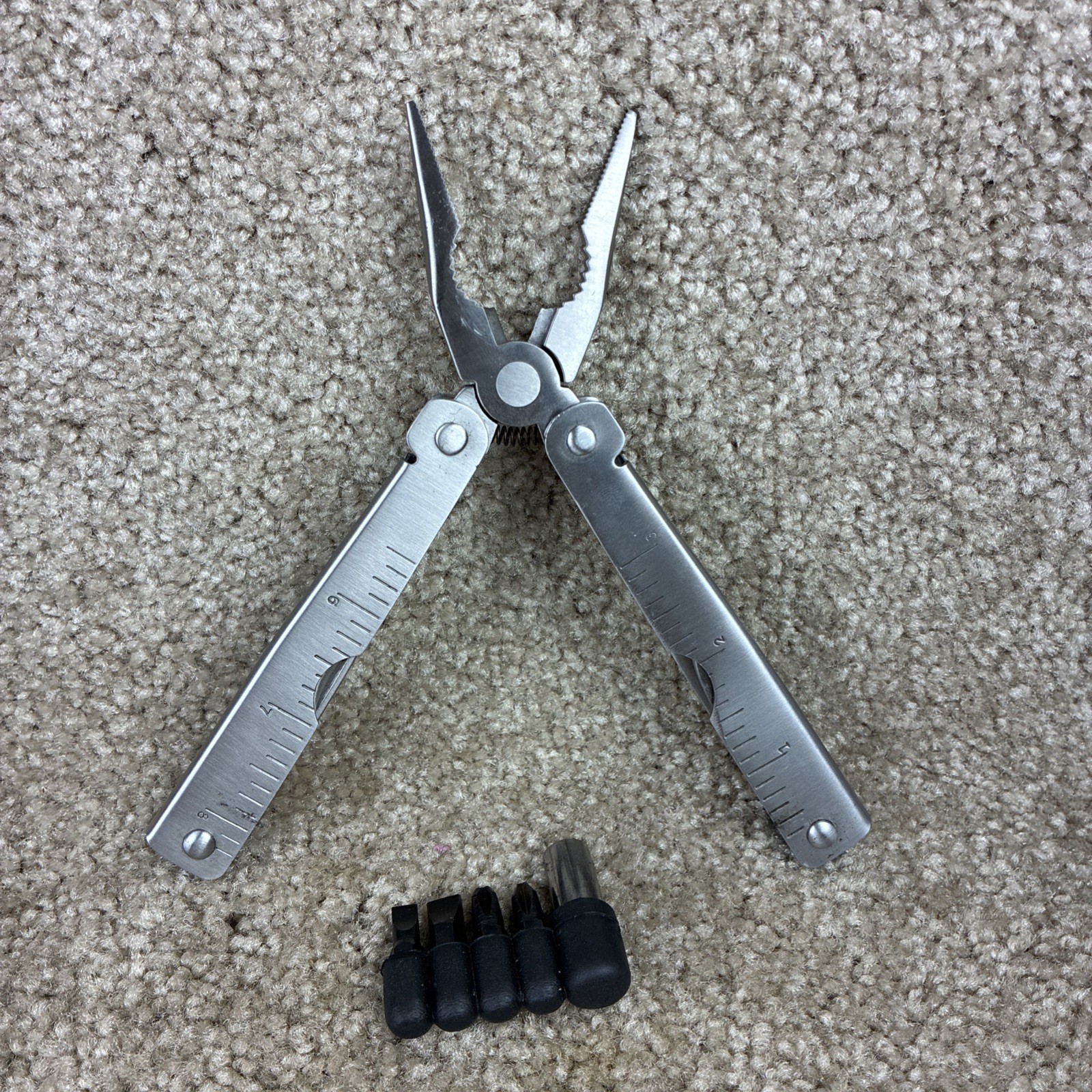 Winchester Multi Tool w/Bits And Sheath