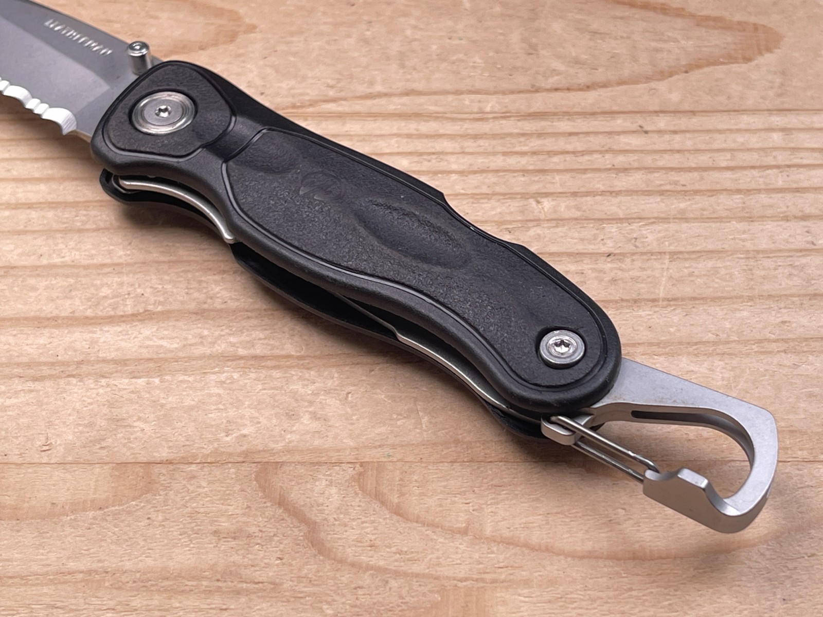 Leatherman E301 Satin Combo Edge w/Bottle Opener Clip Folding Pocket Knife