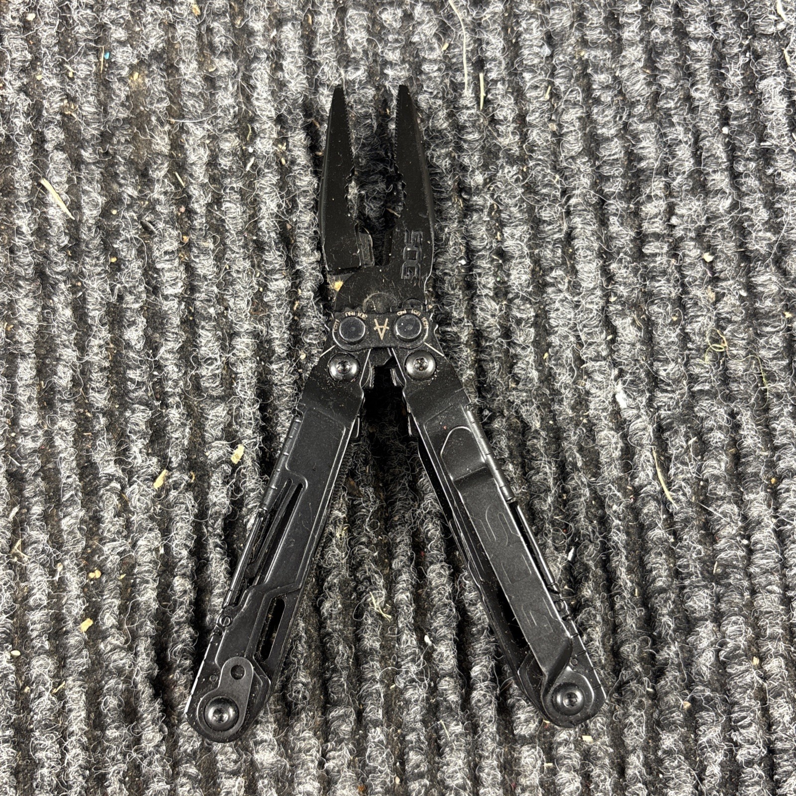 SOG POWER PINT MULTI TOOL PLIERS KNIFE SMALL (412)
