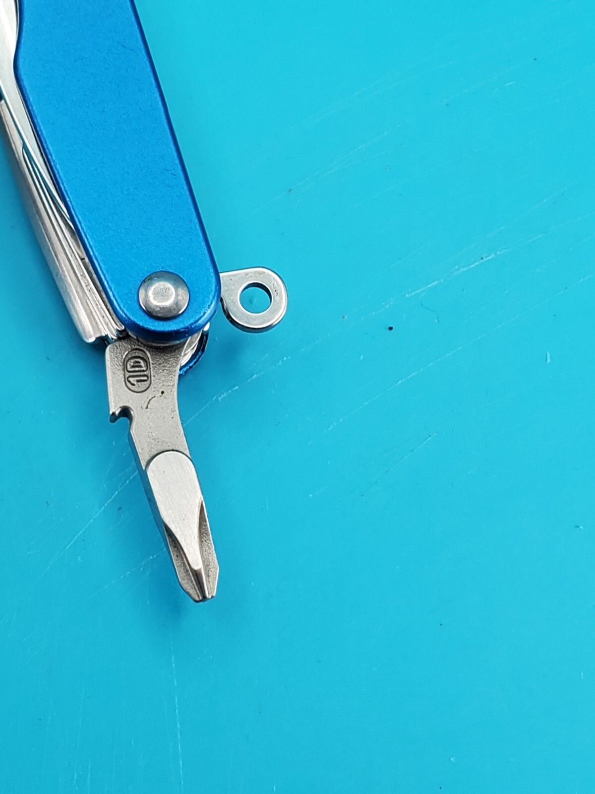 Leatherman Juice CS4 Glacier Blue Multi Tool! Retired! NICE! WITH LEATHER SHEATH