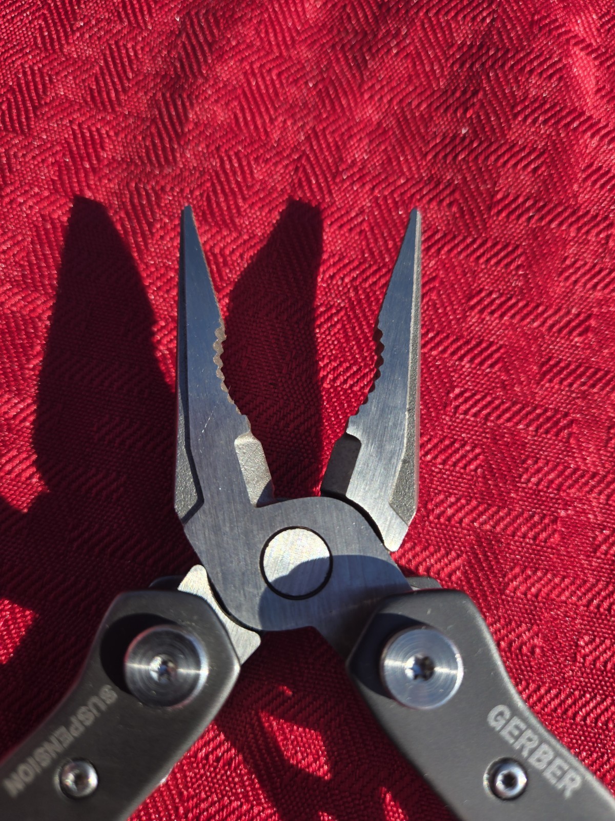 GERBER Suspension w/sheath looks and feels brand new Never Used
