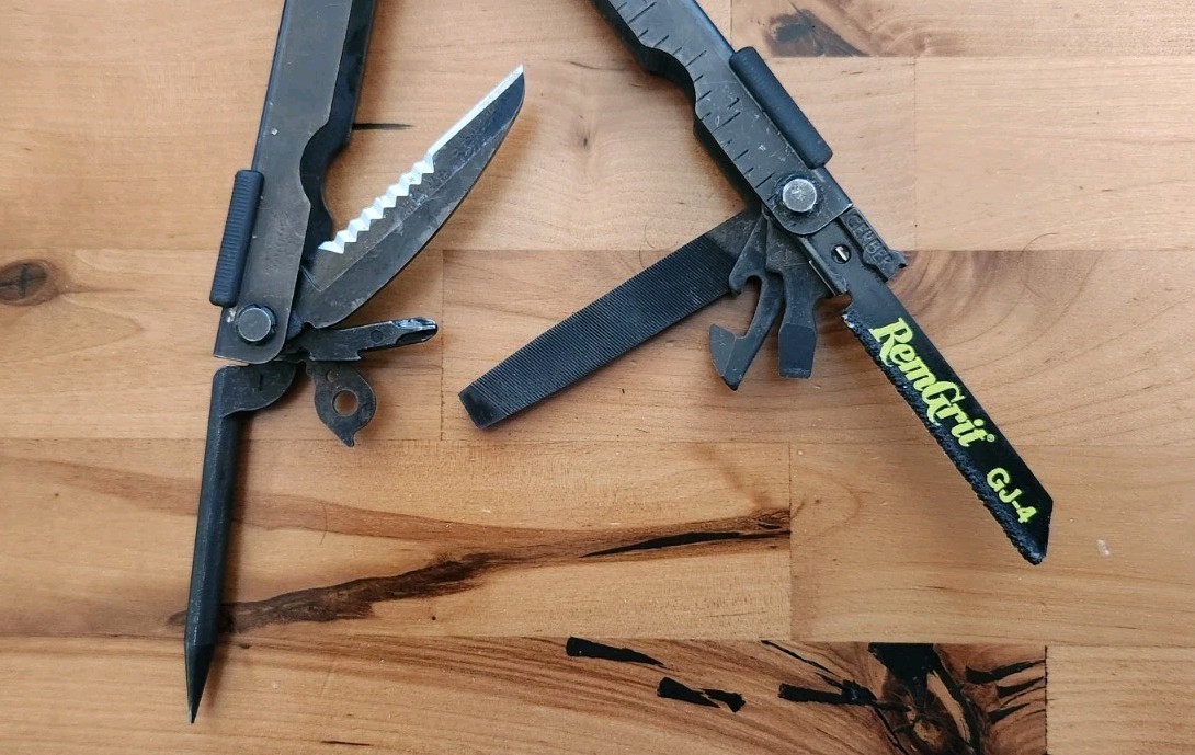Gerber DET MP600 Multi-Tool Multi-Plier Black Oxide w/ Sheath – Great U56