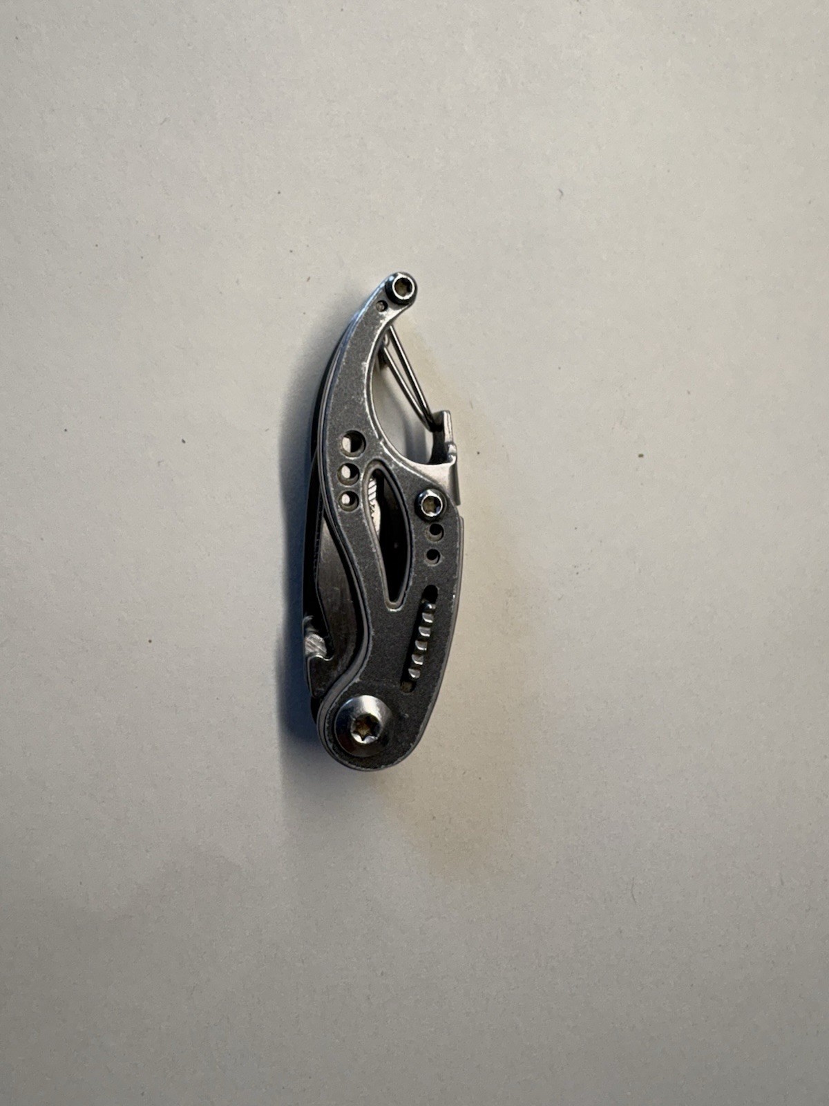 Gerber Curve 6-in-1 Multitool Pocket Knife, EDC Keychain Bottle Opener Carabiner