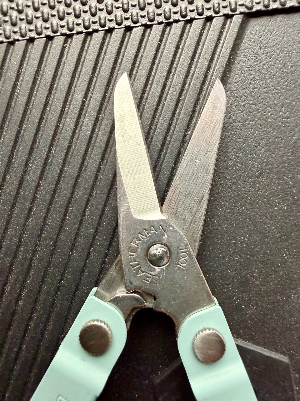 Leatherman Micra 10-in-1 Multitool Anodized Aluminum – Arctic Blue (w/ XL ring)