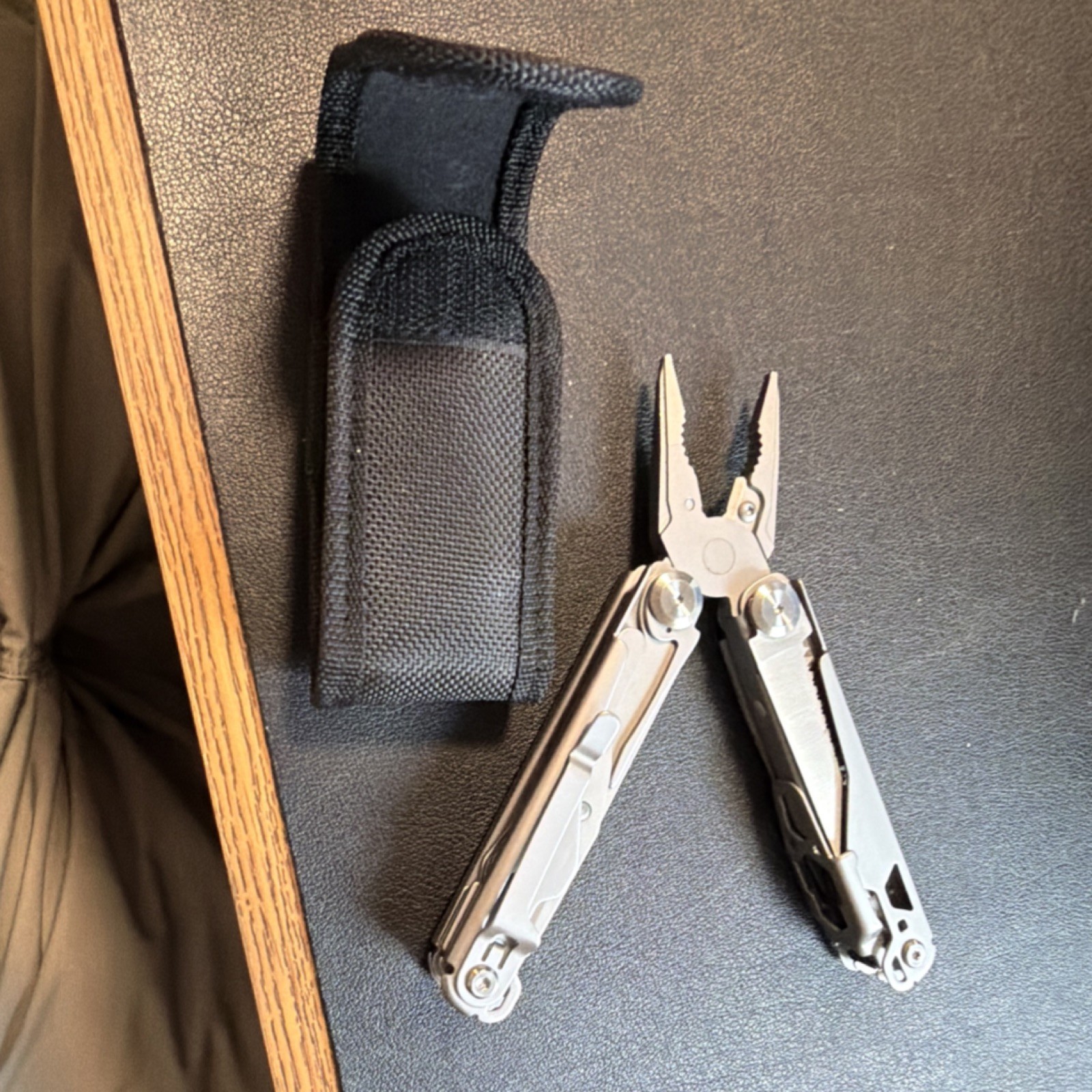 Silver Multi-Tool Plier Knife Saw Stainless Steel Sheath Lanyard