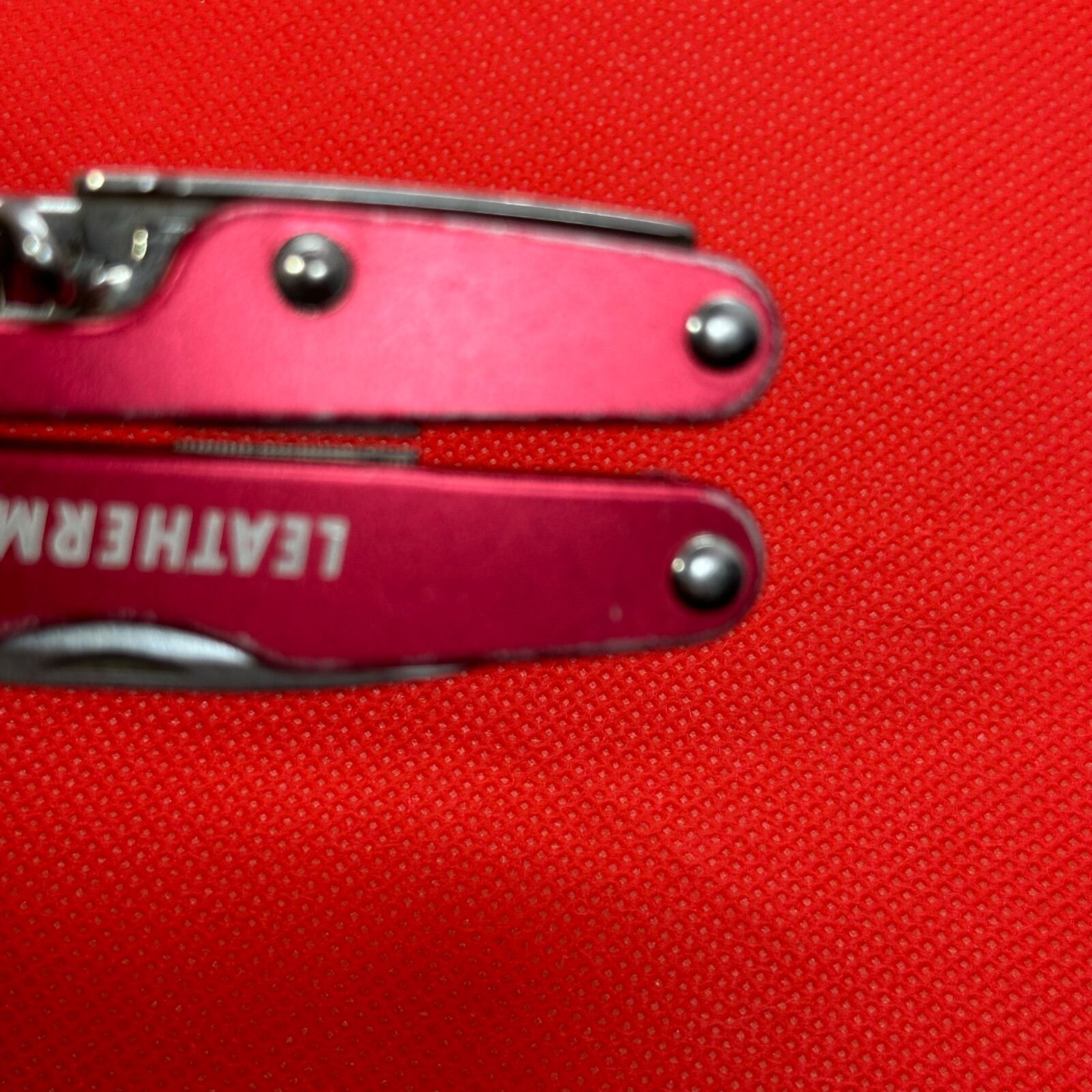 Retired Gen 1 Red “Carolina Hurricanes” Leatherman Juice C2 Multitool. **READ**