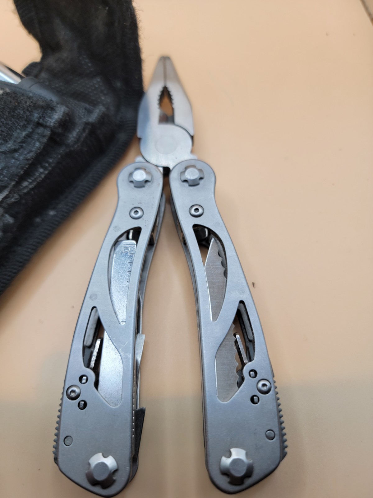Winchester 2CR Stainless Multi Function Folding Pliers Pocket Utility Knife