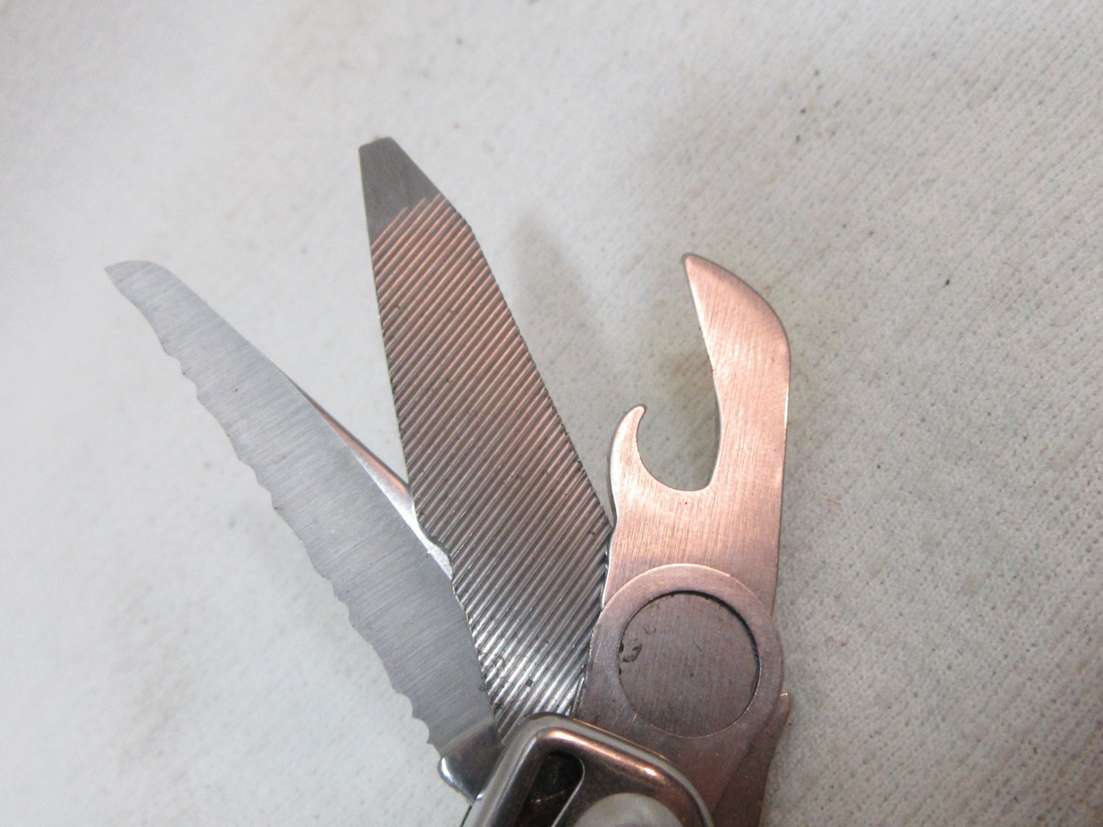 Leatherman Bolster Multi-Tool 12 Function W/Belt Clip