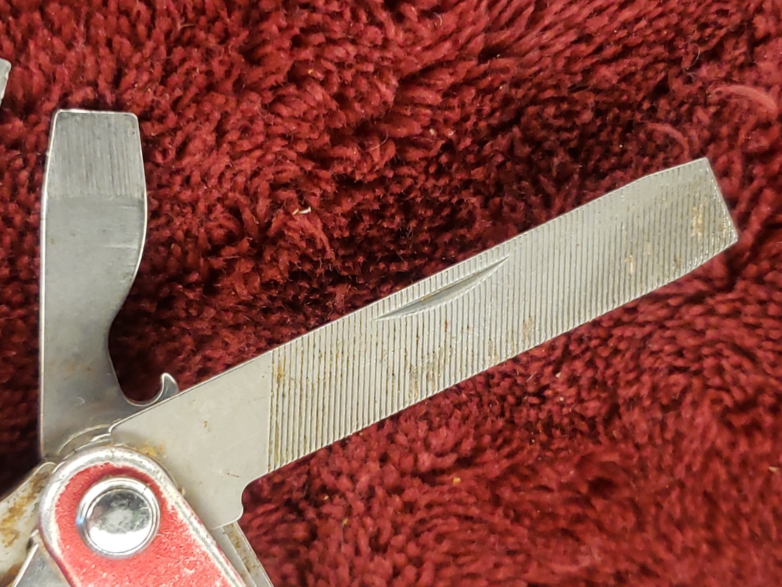 🔪 Leatherman Squirt P4 Multi-Tool Red