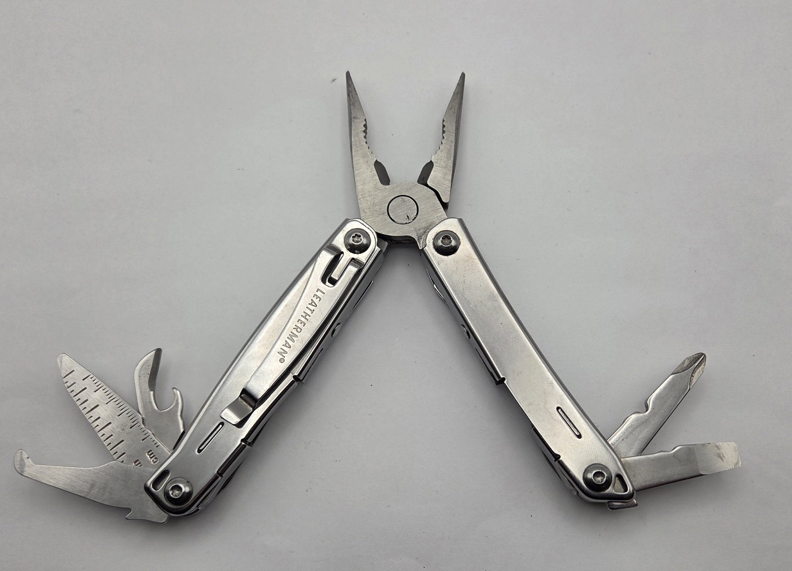 Leatherman Wingman Multi Tool Stainless Steel Made in USA Silver w moneyClip L10