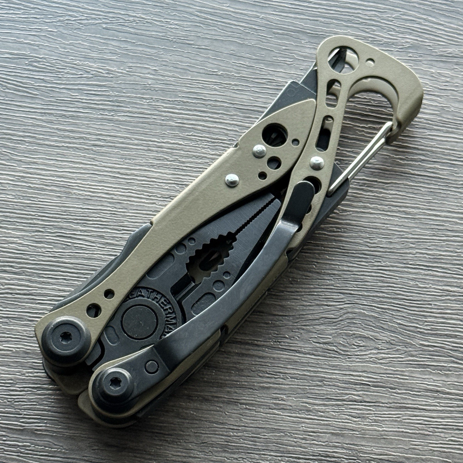 NEW Leatherman Skeletool Coyote Tan multi tool, Leatherman Bit Kit, MOLLE sheath