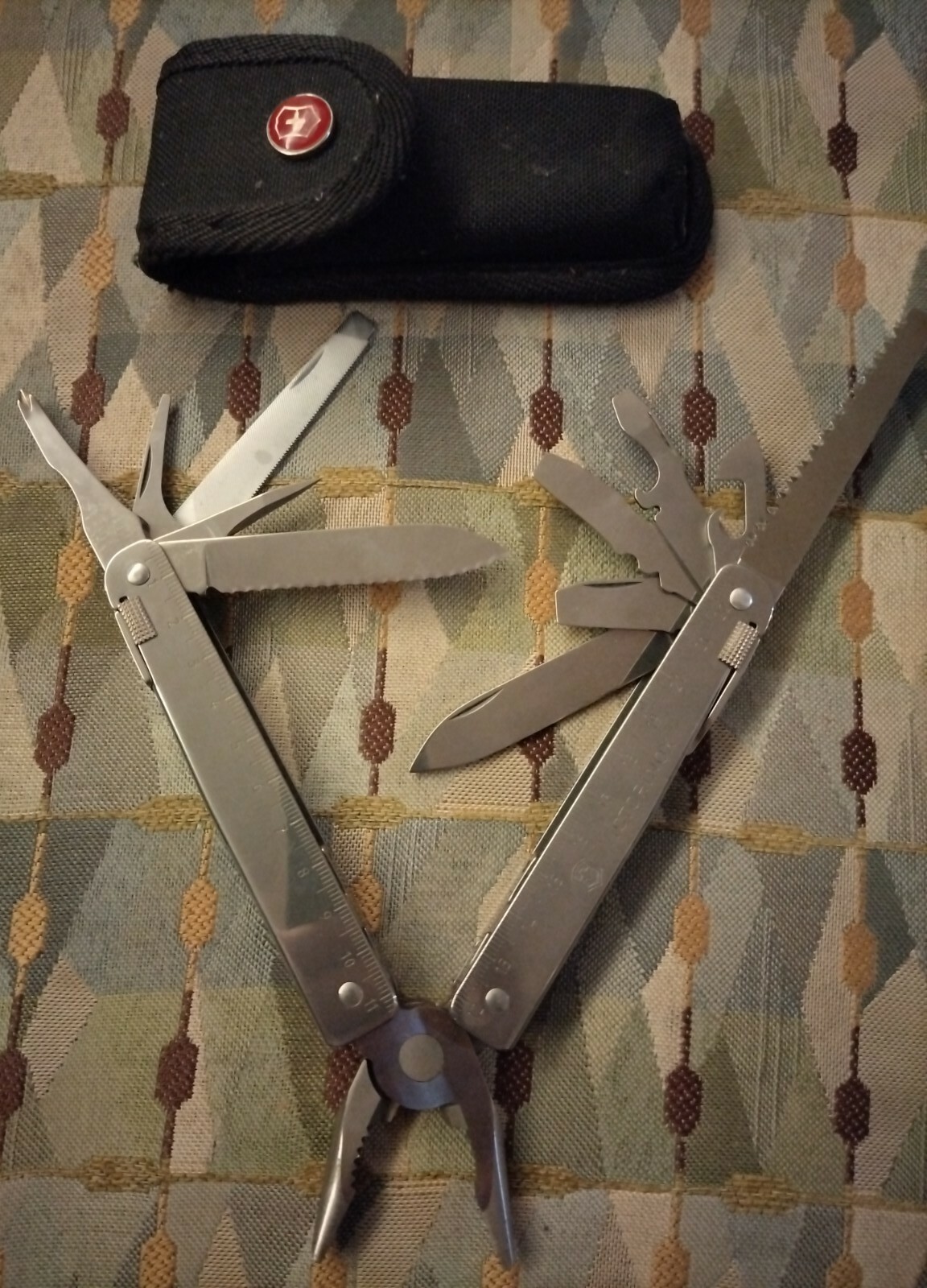 Vintage Authentic Rare ARMY VICTORINOX SWISS TOOL STAINLESS w/ CASE SWITZERLAND