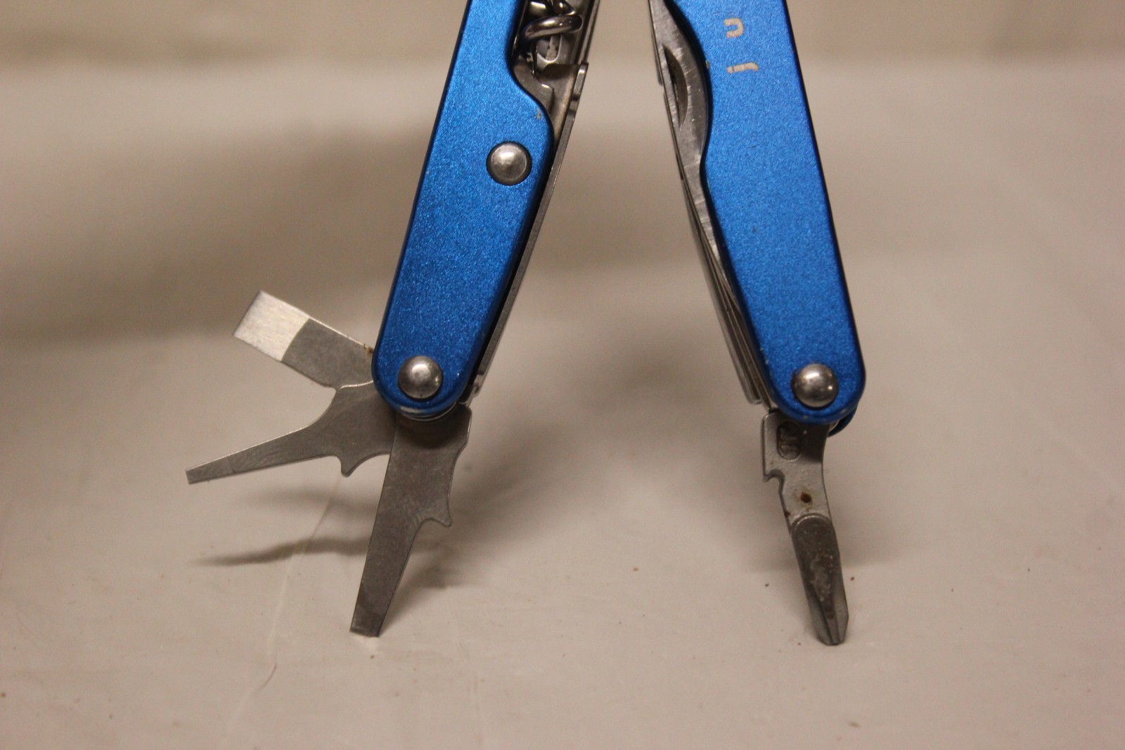 Leatherman Juice CS4 Blue Retired Multi Tool Pliers Knife Great Condition J11