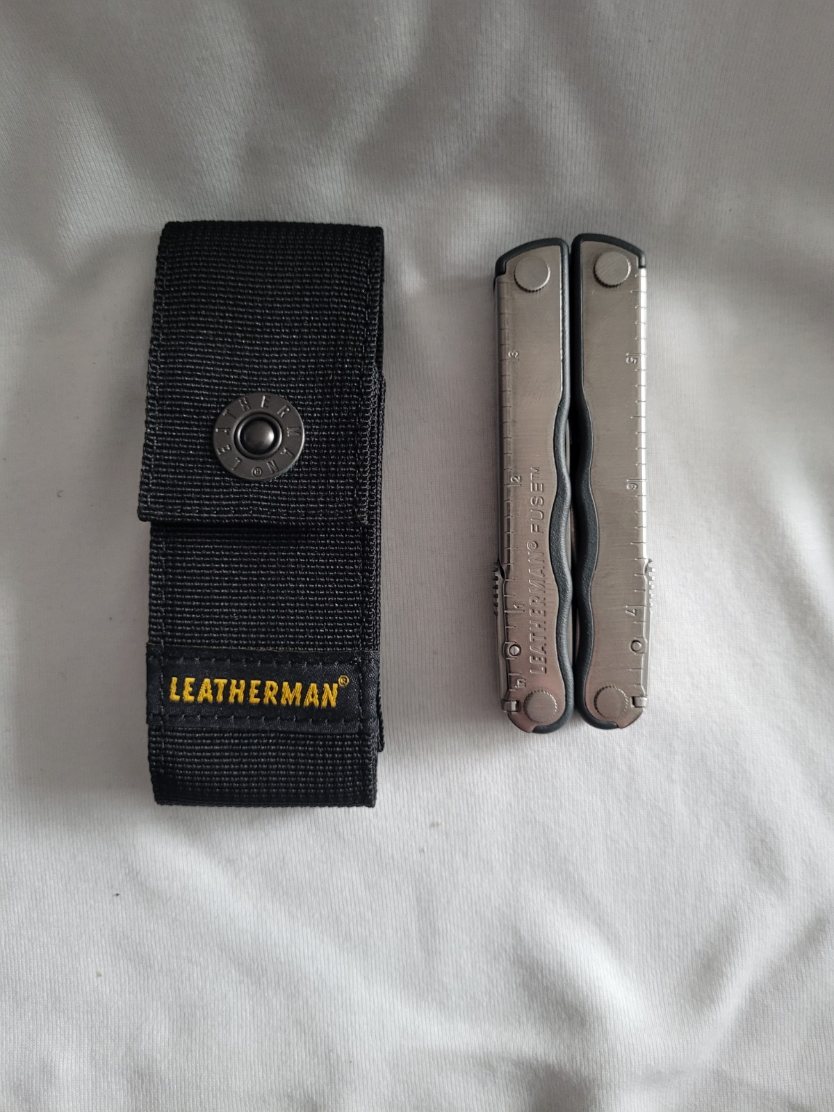 NOS Retired Leatherman Fuse Multi-Tool knife With Sheath NEVER USED!