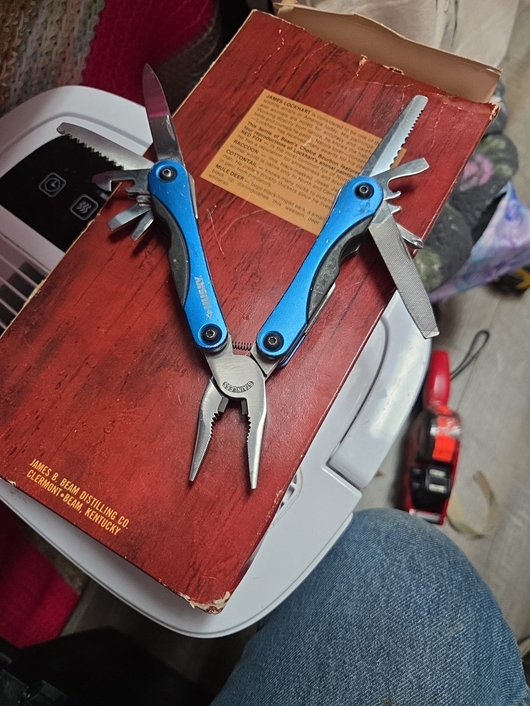 Husky 10 in 1 Folding Pocket Multi Tool Kit Stainless Pliers Knife File – blue