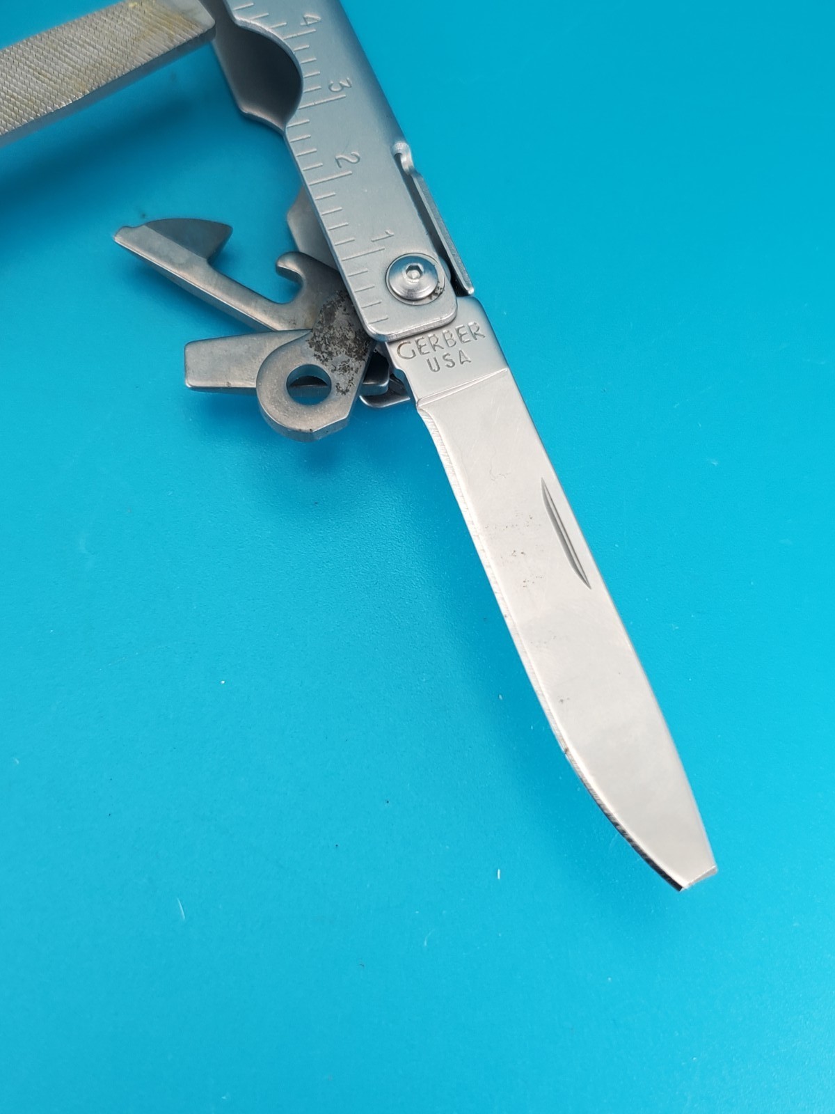 Gerber Vintage Stainless Steel Bluntnose MP400 Multi-Tool! *BLADE CHIPPED*