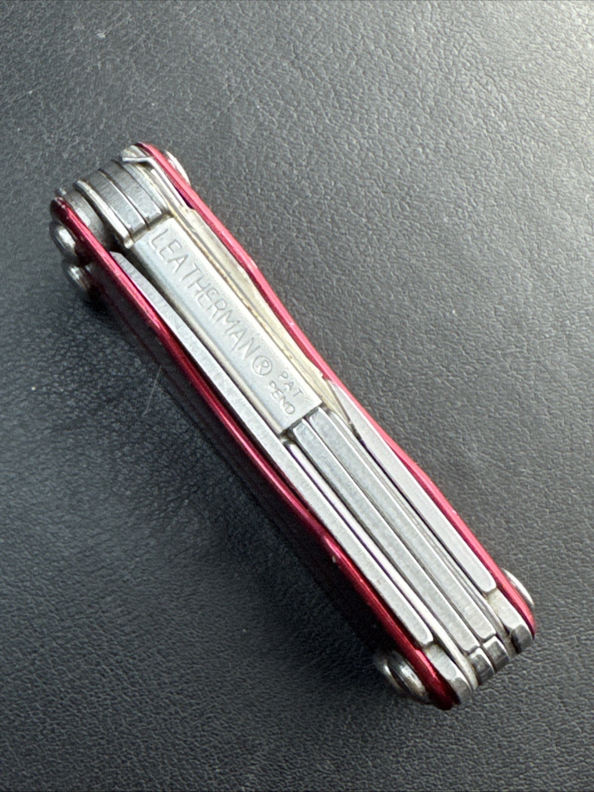 Leatherman Squirt E4 Multi-Tool w/Wire Strippers Radioshack 12517.1