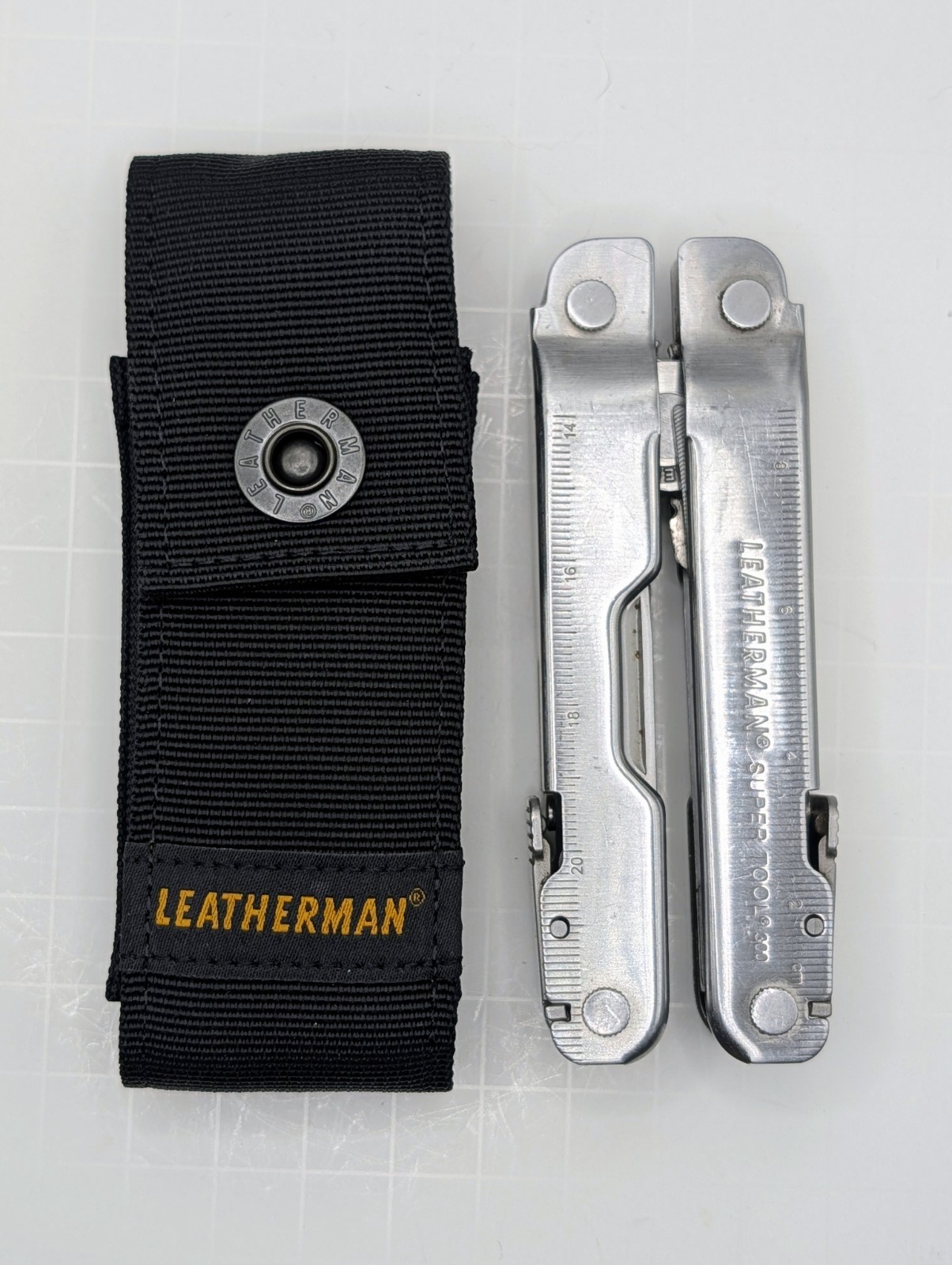 Leatherman Super Tool 300 Stainless 19-In-1 Multi-Tool w/Sheath