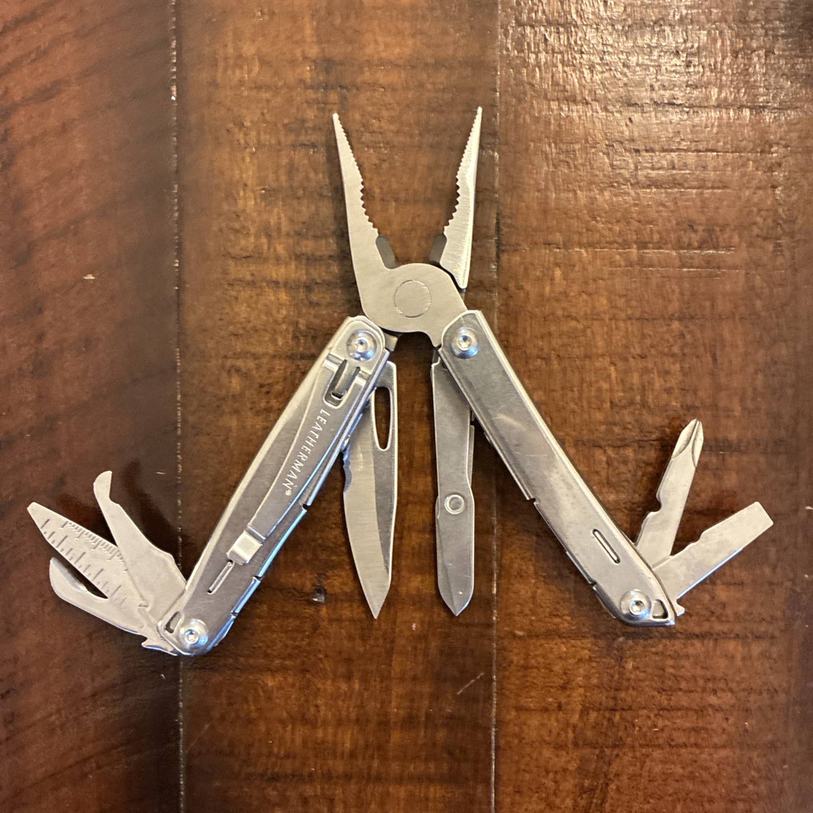 Leatherman Wingman 14 Tools Multi-Tool – Stainless Steel – Excellent