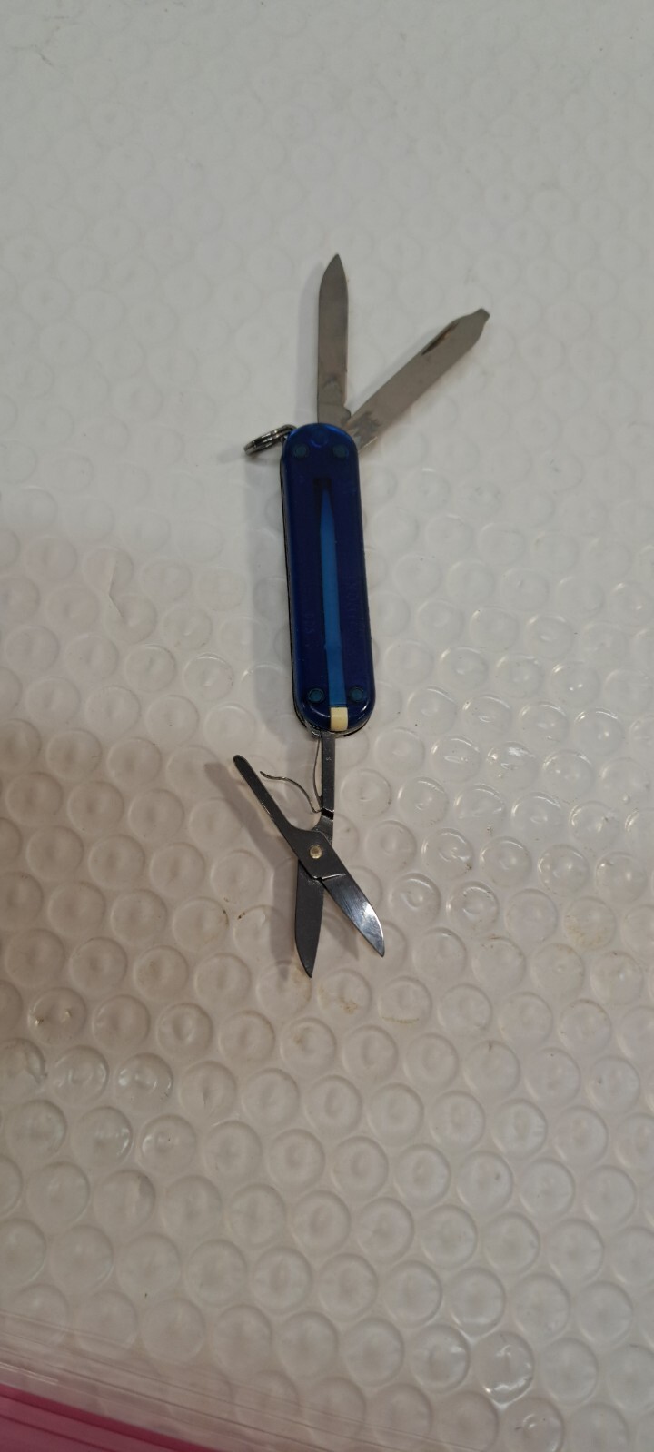 VICTORINOX CLASSIC SD 58MM SWISS ARMY KNIFE POCKET KEYCHAIN TRANSLUCENT blue 4