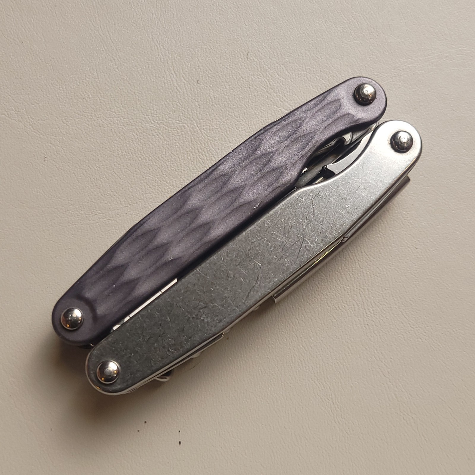Leatherman Juice C2 Granite Gray Multi Tool Multi Plier Folding Pocket Knife