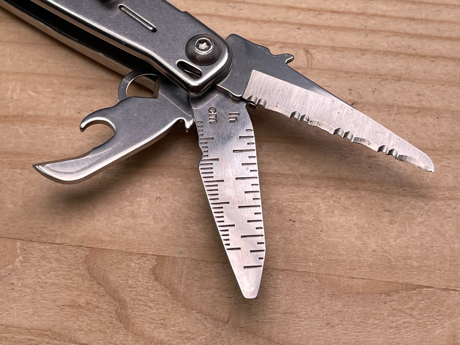Leatherman Bolster Folding Multi-tool Knife Plier
