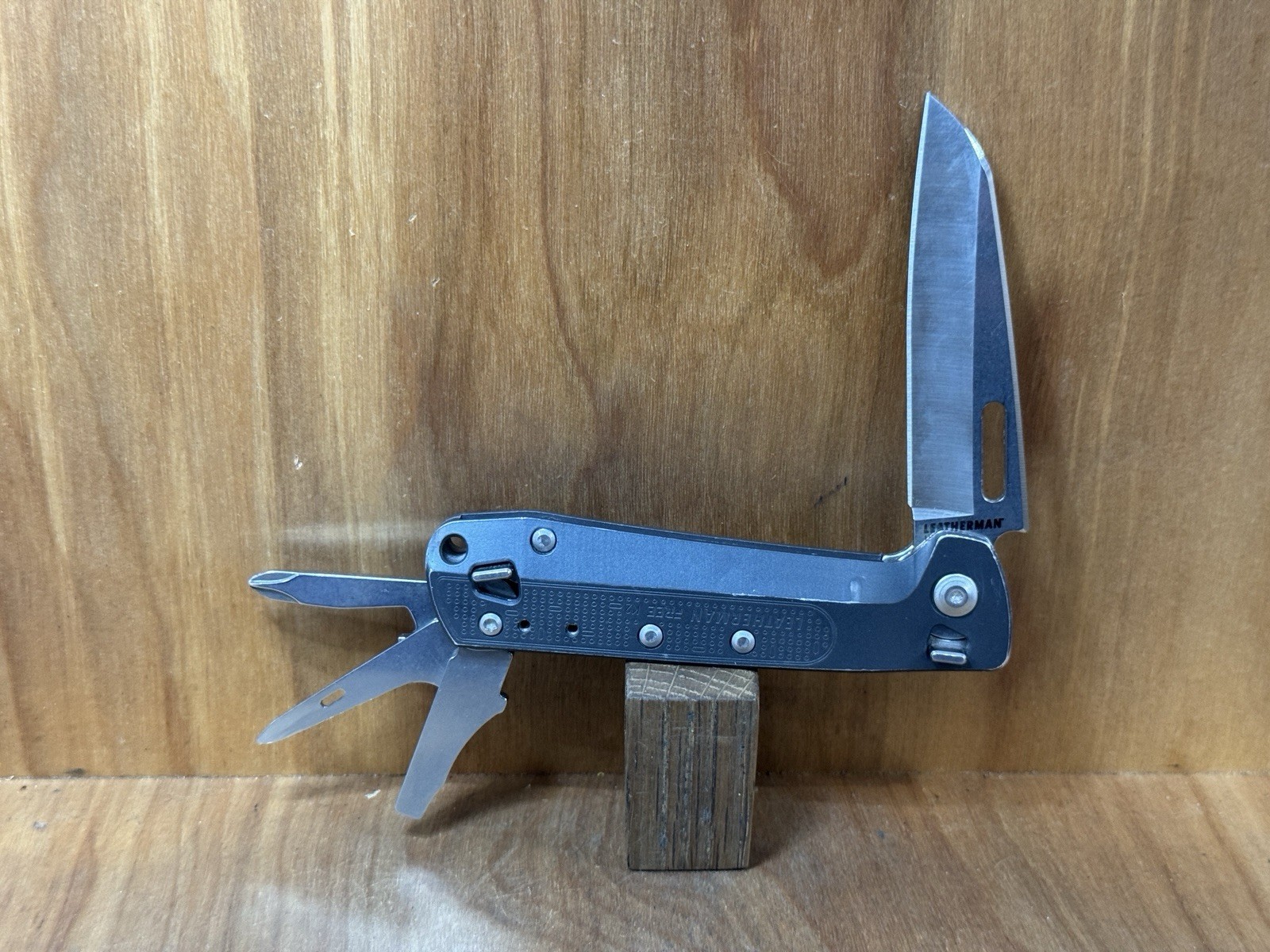 Rare LEATHERMAN FREE K2 Slate Aluminum Handle 7 Tools 420HC Blade USA EXCELLENT!