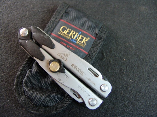 GERBER-RECOIL-AUTO PLIERS-RETIRED COLLECTIBLE-GERBER CASE-COLLECTORS EXCELLENT