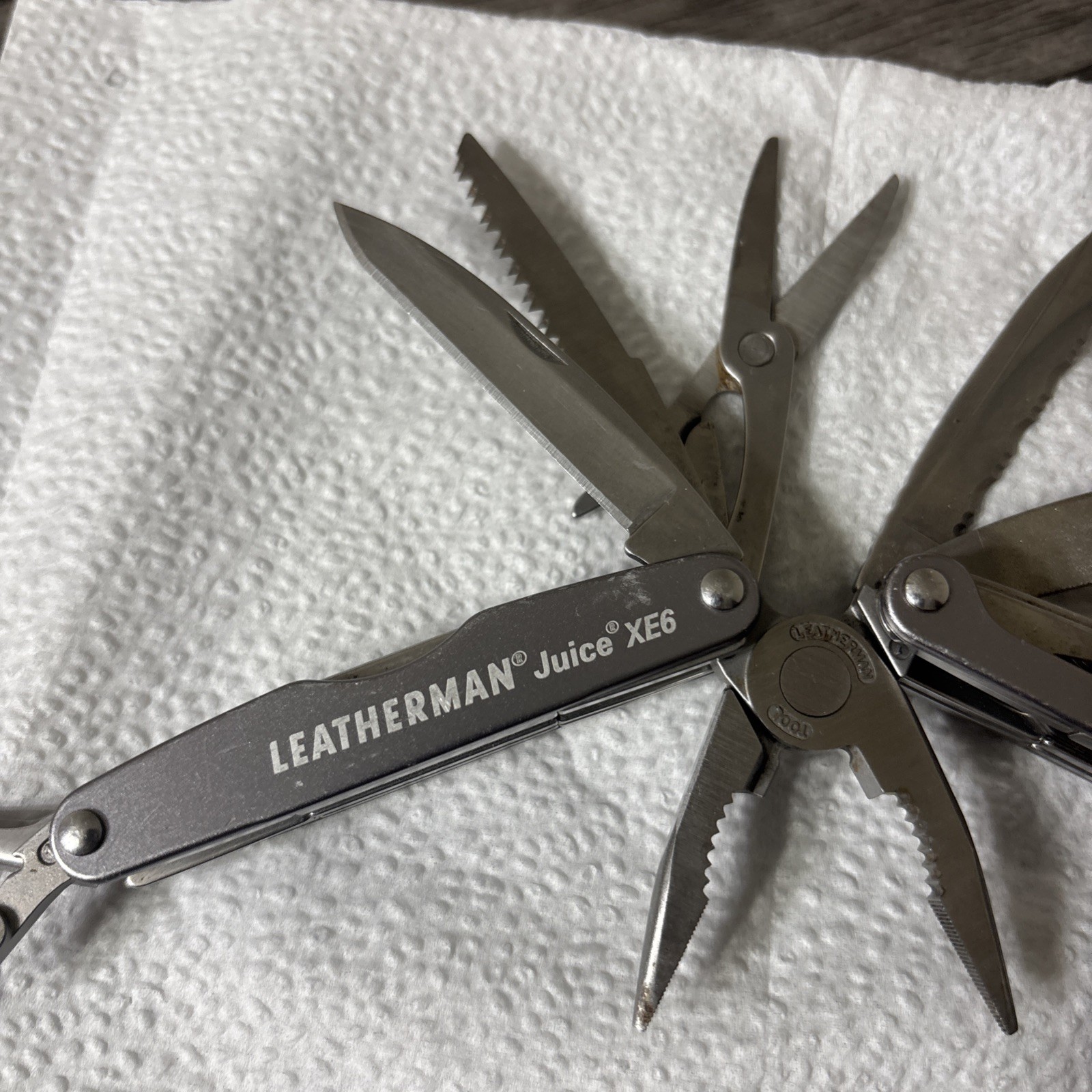 Leatherman Juice Xe6 Multi-Tool 18 Tools Gray