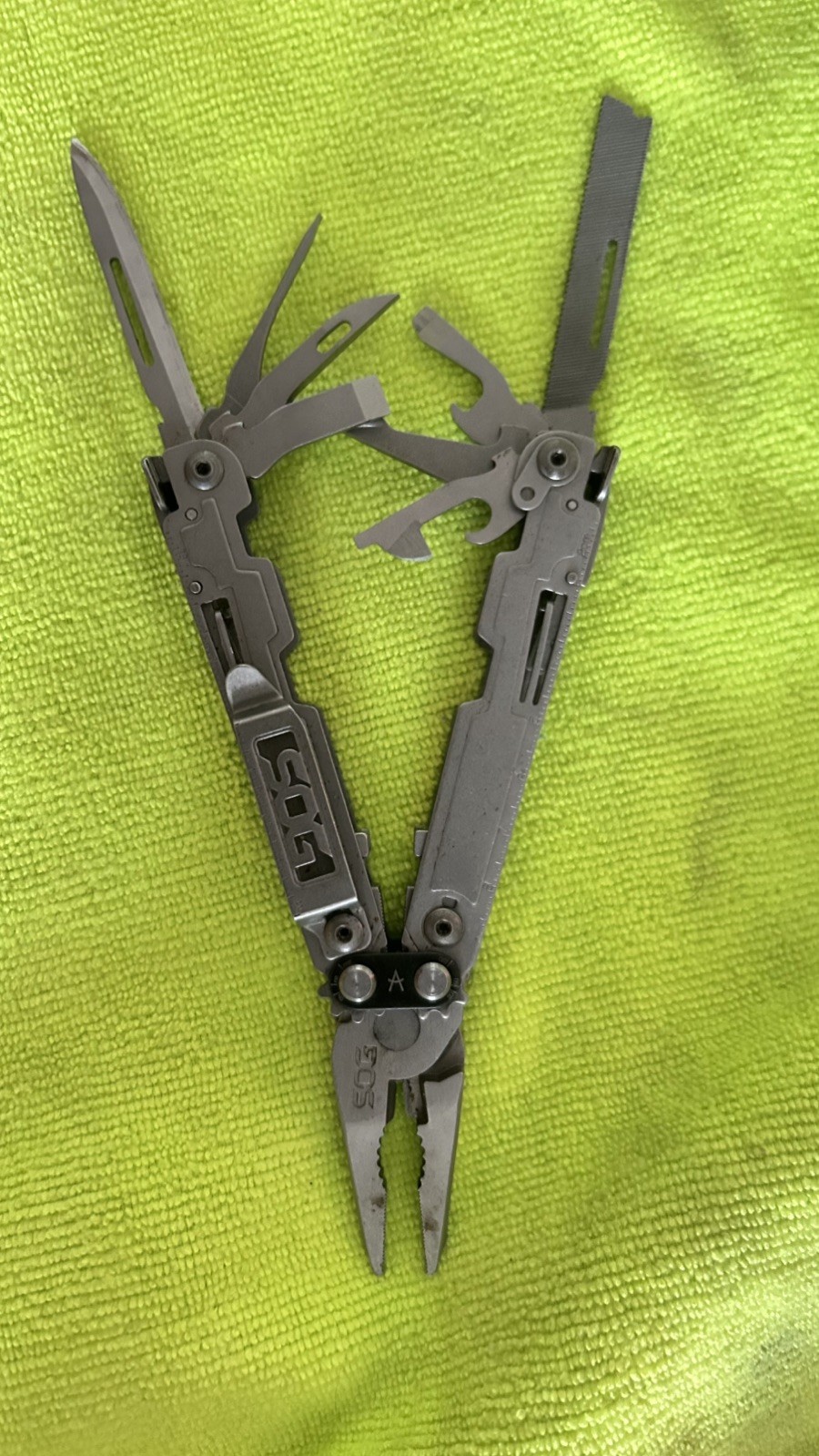 SOG PowerAccess Assist MT Stonewash Multi tool Stainless with Bit set and Sheath