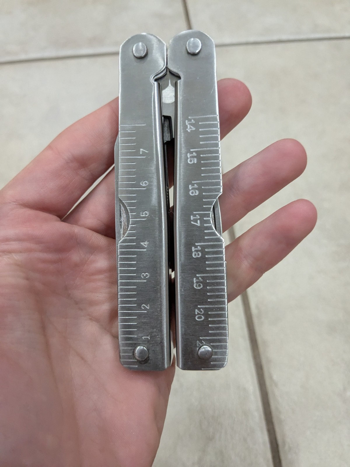Winchester Multi-Tools Pocket Tools Pocket Knife Large & Small In Case !!! New!!