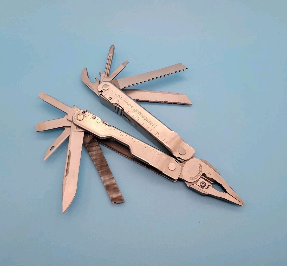 Leatherman Super Tool 300 Multi-Tool Dated 2014 – Pliers, Knife, Screwdrivers