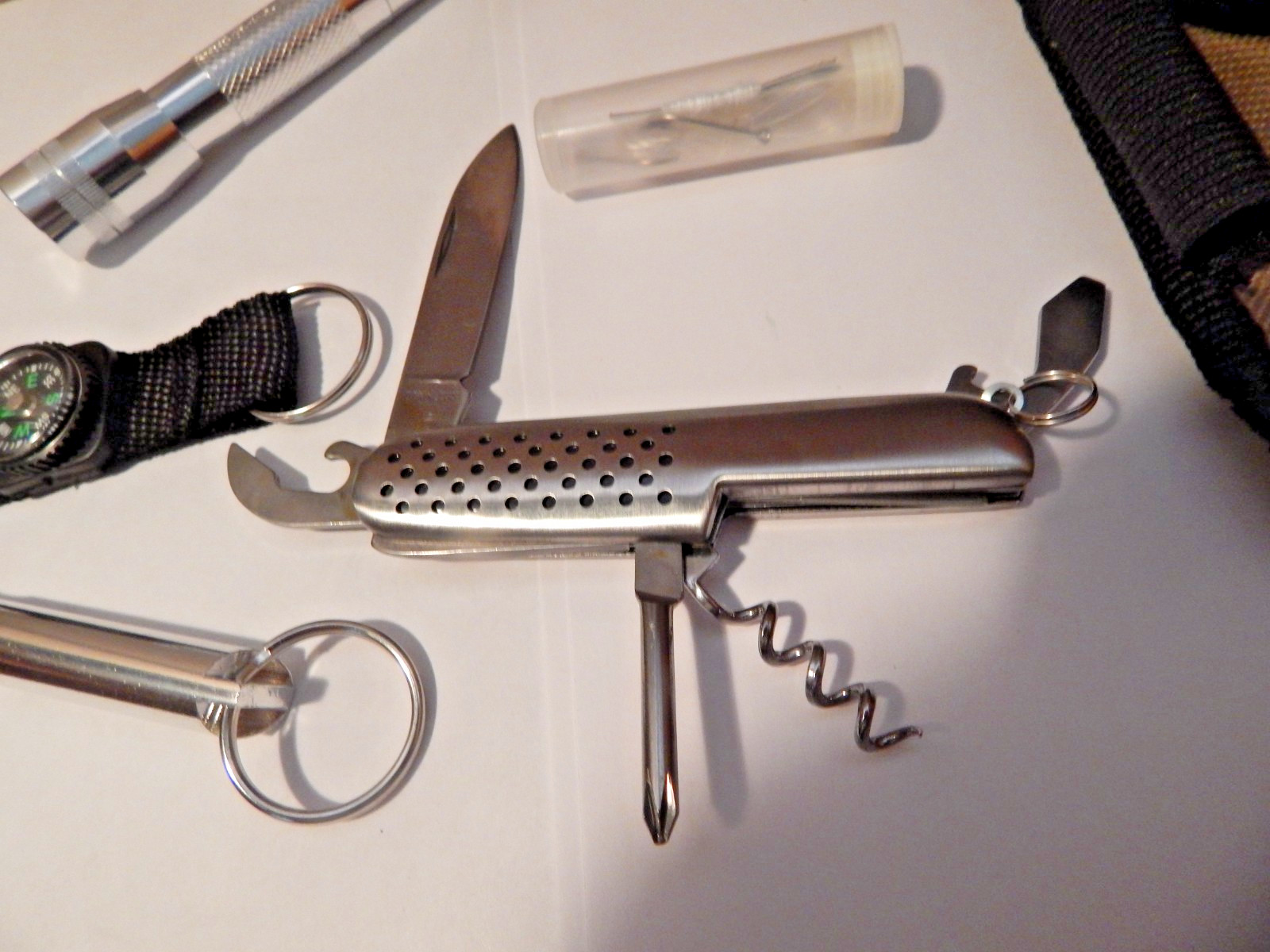 Outdoor Life Magazine Pocket/Belt Survival Kit Knife Whistle Light Compass +More