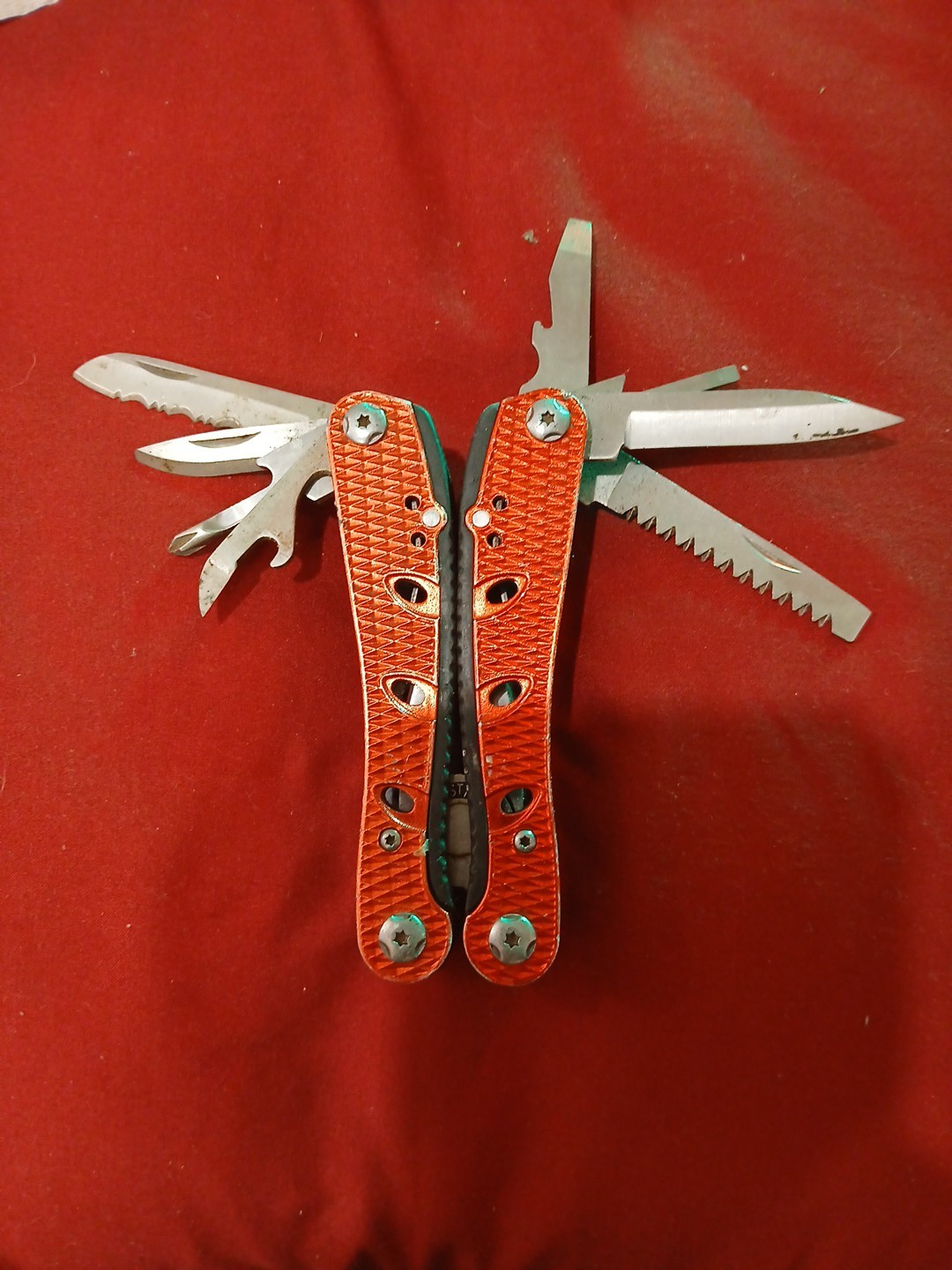 Multi Tool Husky Folding Pliers Stainless Steel, Knife, Screwdrivers