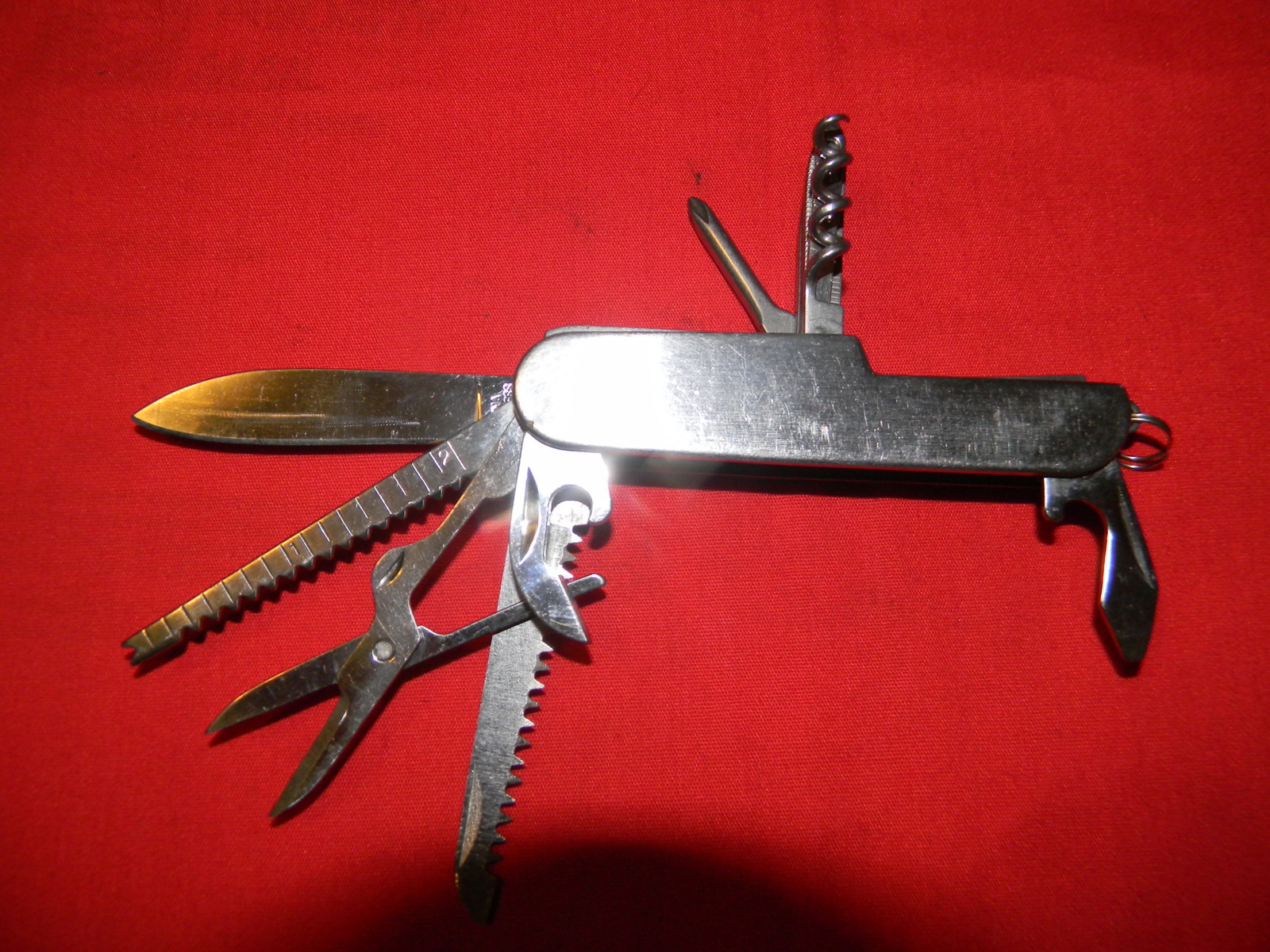 MULTIPURPOSE STAINLESS STEEL 11 FUNCTION POCKET KNIFE