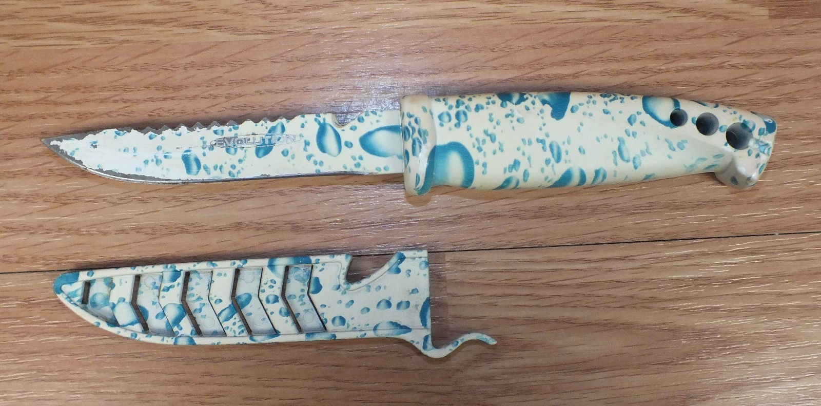 Genuine Evolution Premium Grade Stainless Steel Knife with Blade Cover **READ**