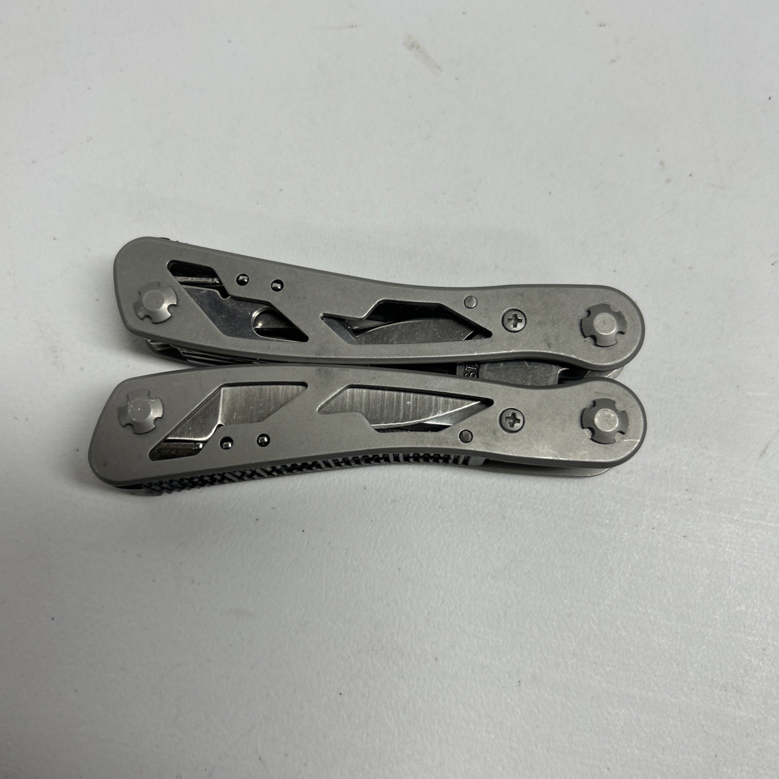 Stanley 12-in-1 Multi-Tool, Stainless, CR2