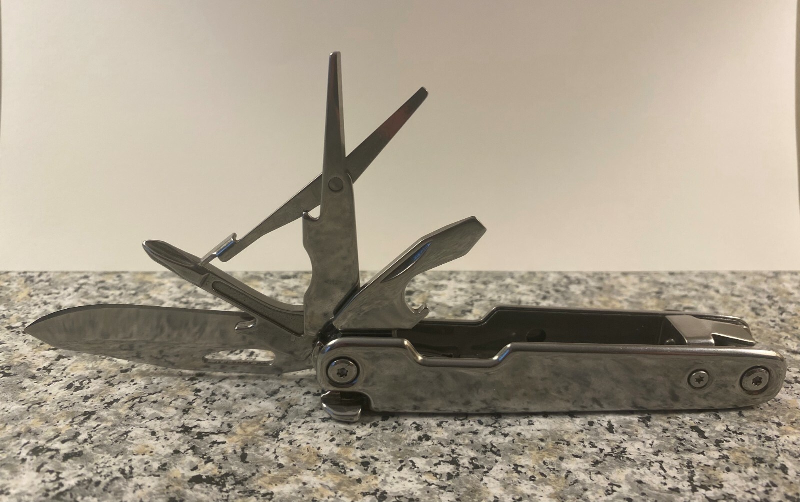 Multitool knife 7-in1 EDC with pocket clip and sheath!