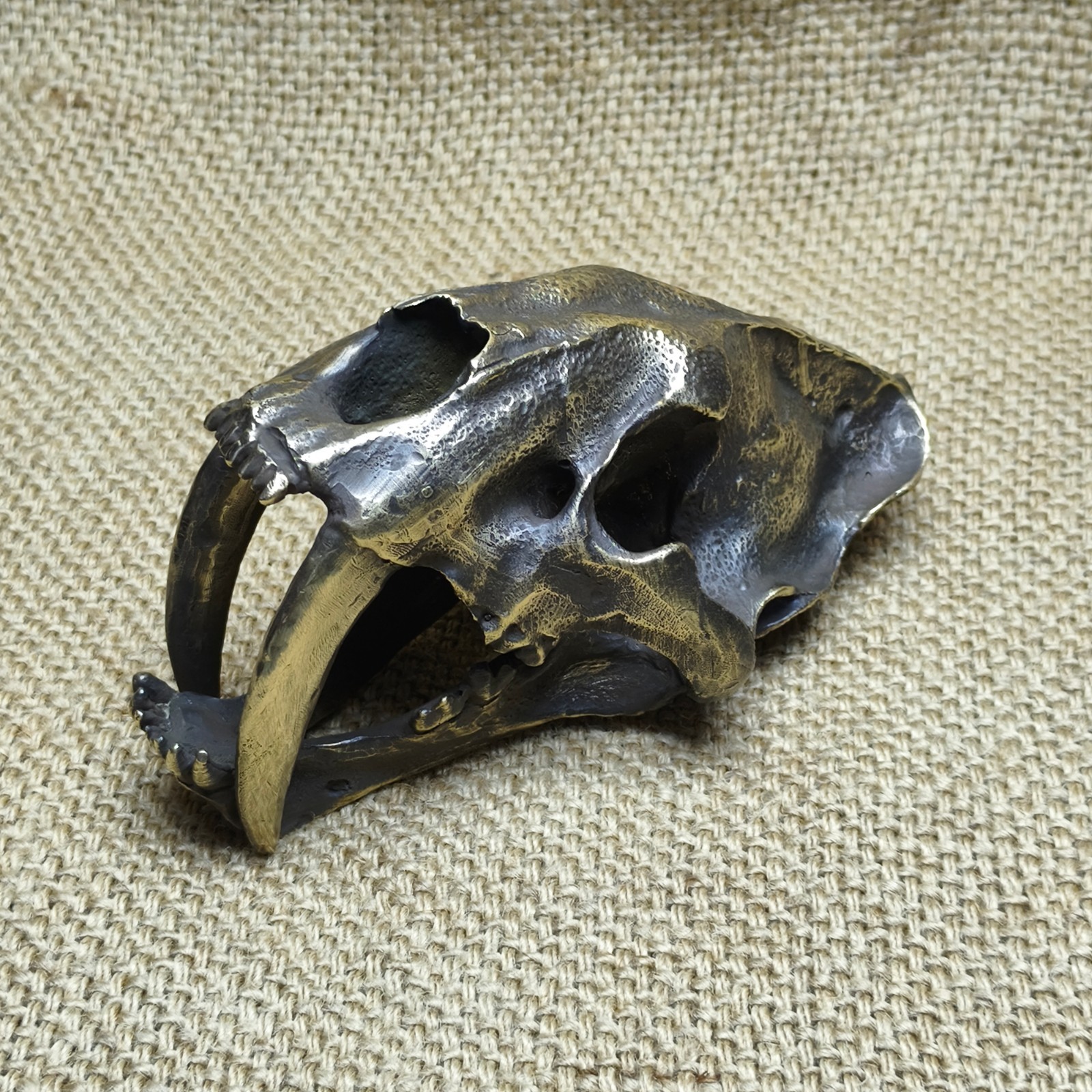 Brass copper saber tooth tiger ornament Artistic handcraft cast feline animal