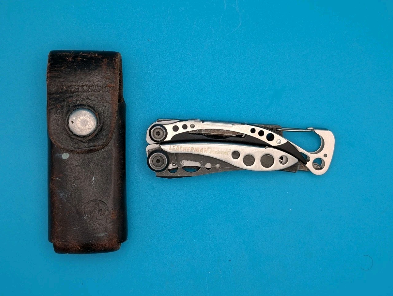 LEATHERMAN Skeletool Multi Tool – Combo Blade Knife Pliers! Silver & Black!