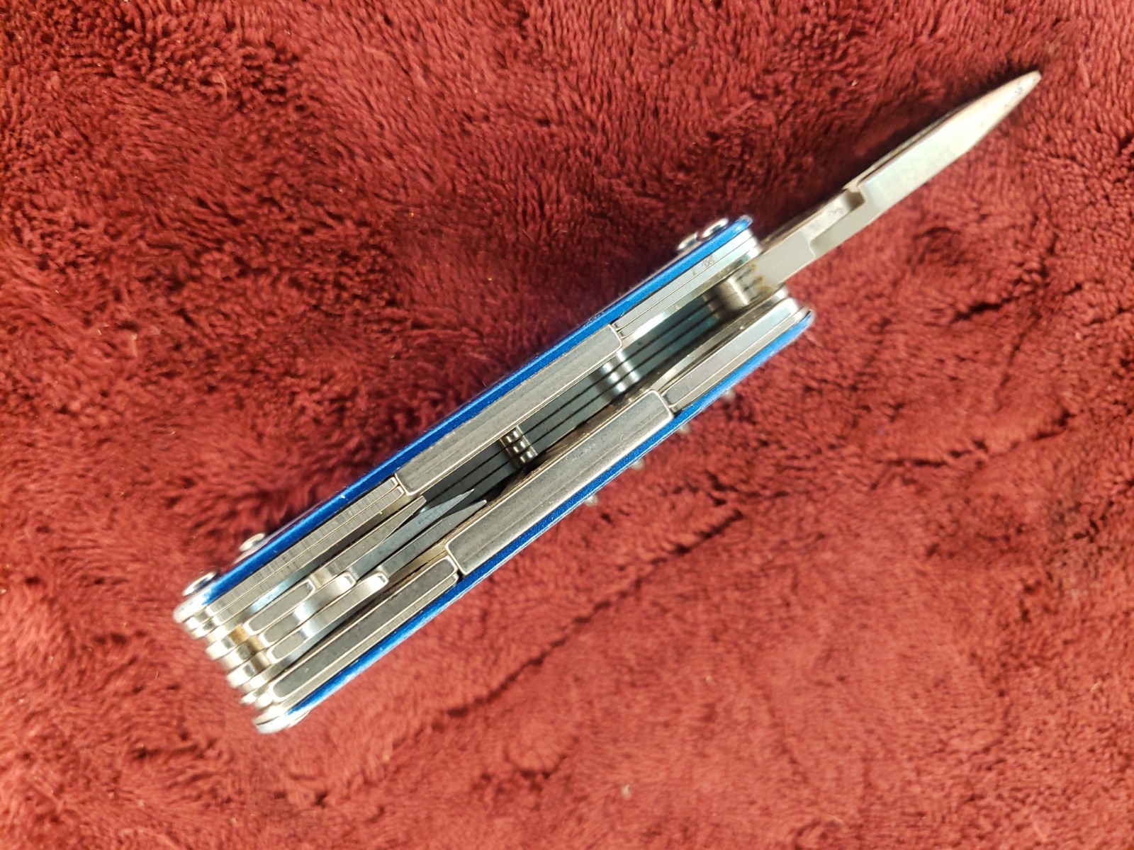 🔪 Leatherman Juice CS4 Multi-Tool Stainless Pliers Multi Tool Blue Read