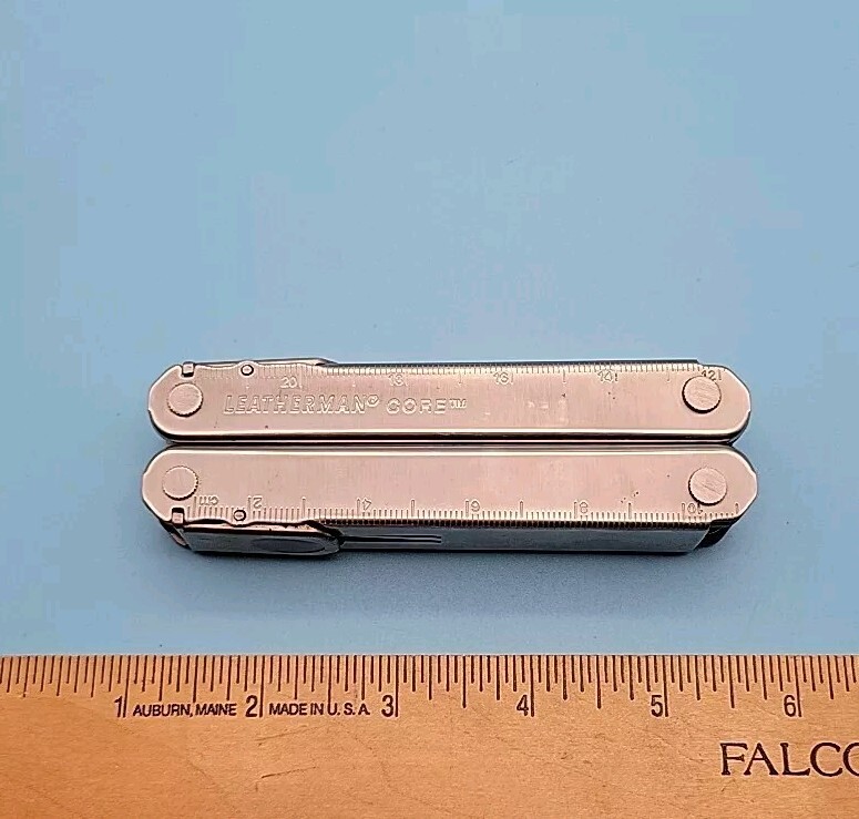 Leatherman Core Multi-Tool Dated 2006 – Pliers, Knife – Silver * RETIRED *